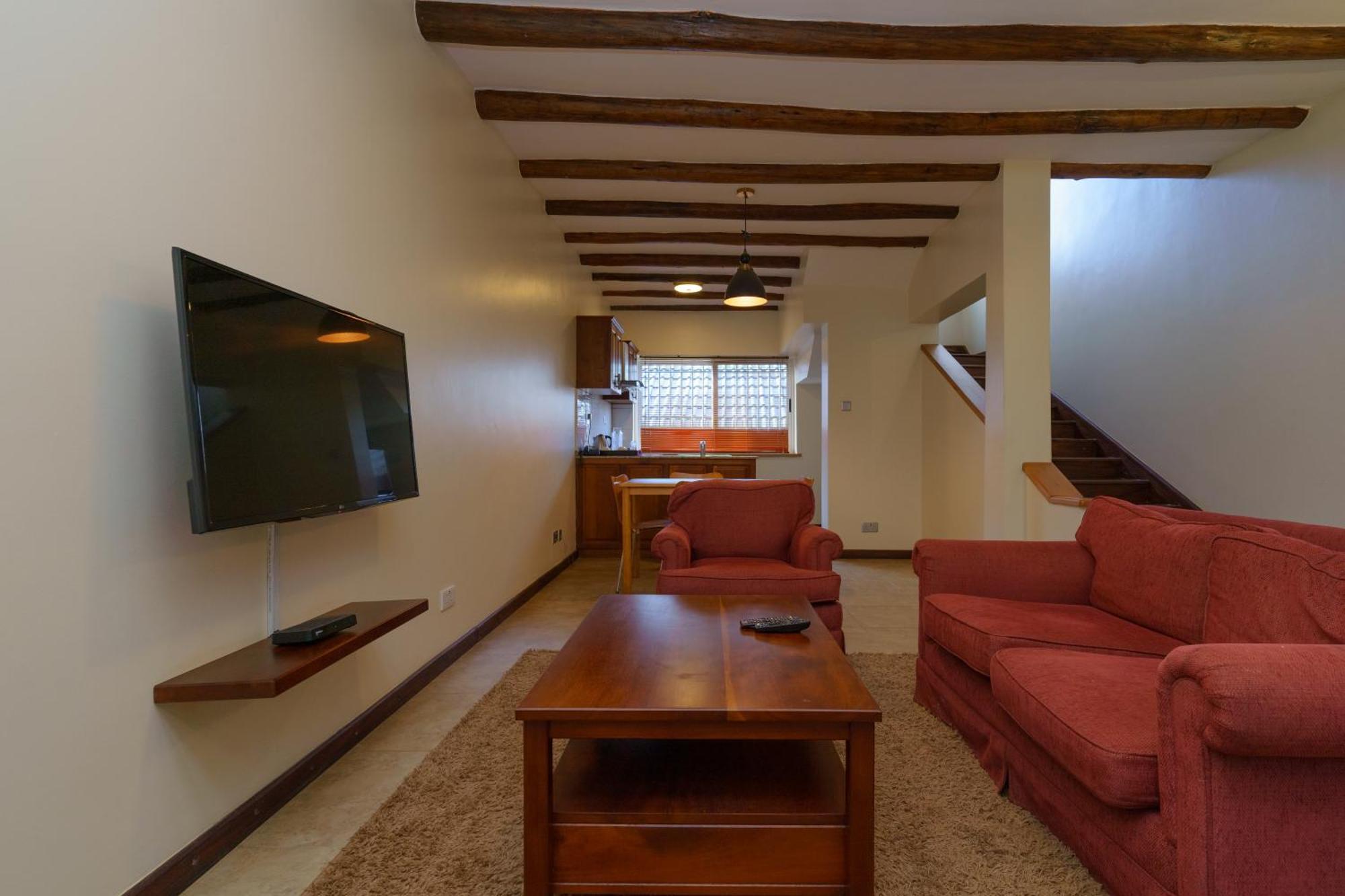 No 5 Boutique Hotel Limited Εντέμπε Εξωτερικό φωτογραφία
